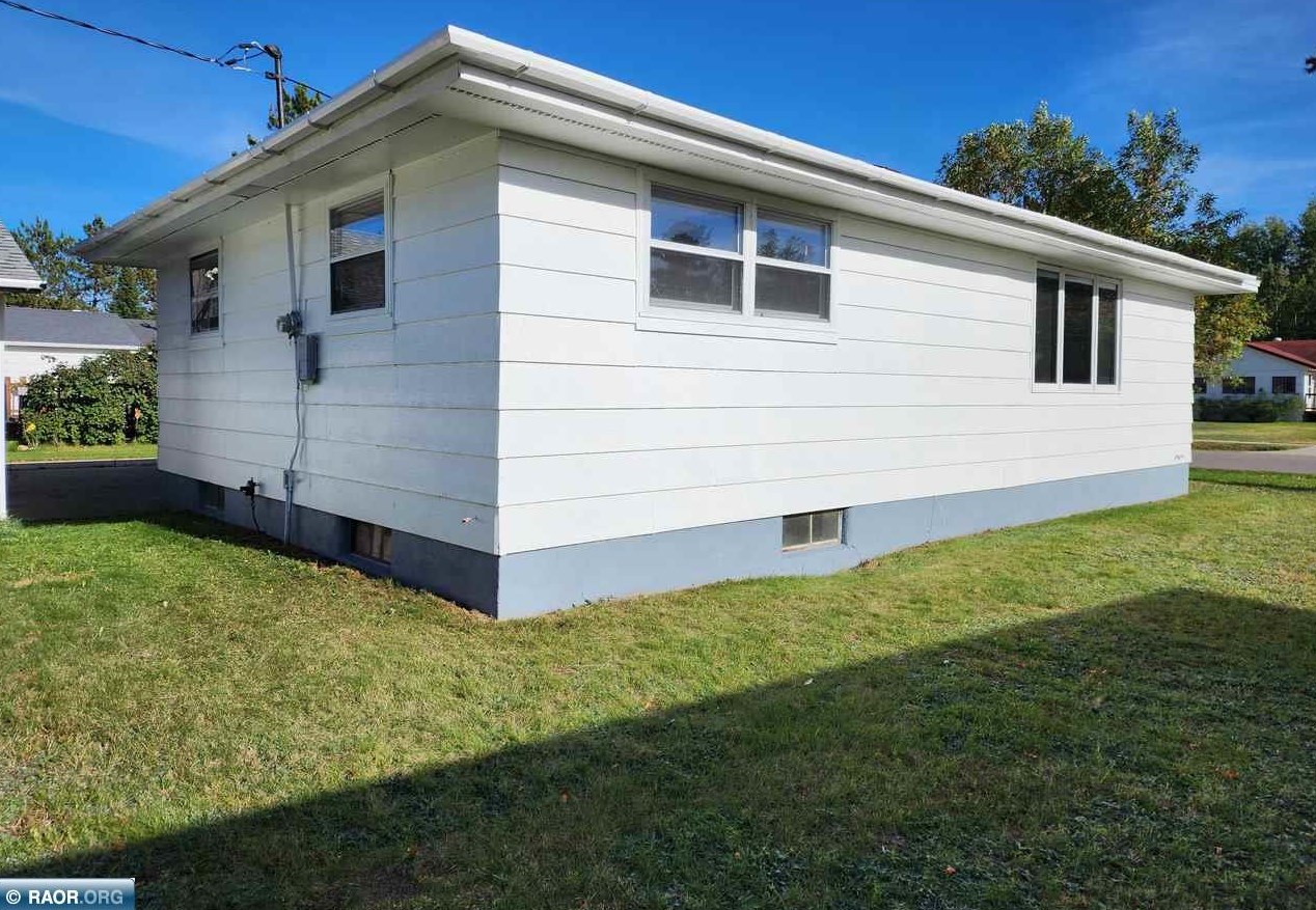 37 Elm Blvd, Babbitt MN  55706-1213 exterior