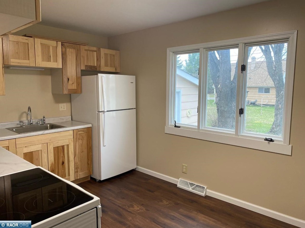 309 Elmwood Rd, Hoyt Lakes MN  55750-1212 exterior