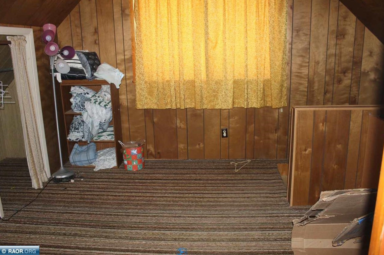 304 Kent Rd, Hoyt Lakes MN  55750-1302 exterior
