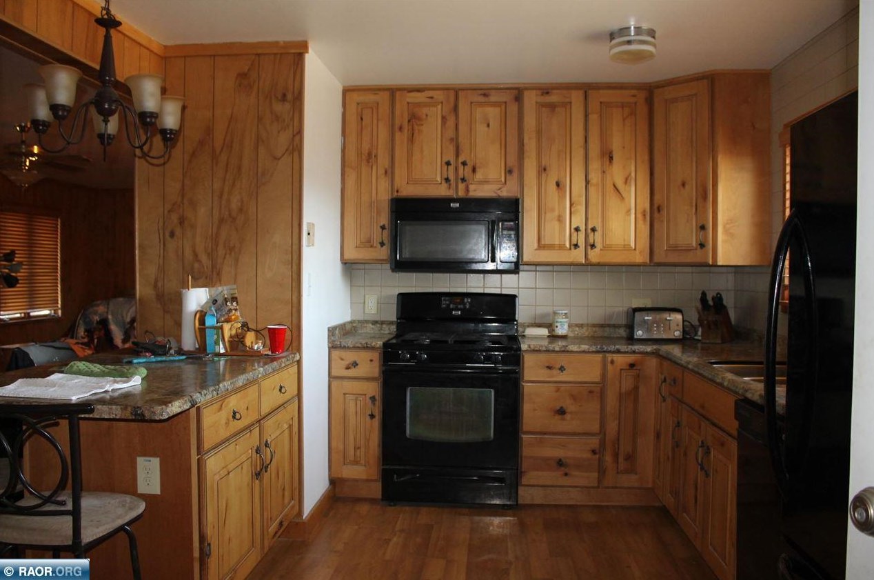 304 Kent Rd, Hoyt Lakes MN  55750-1302 exterior