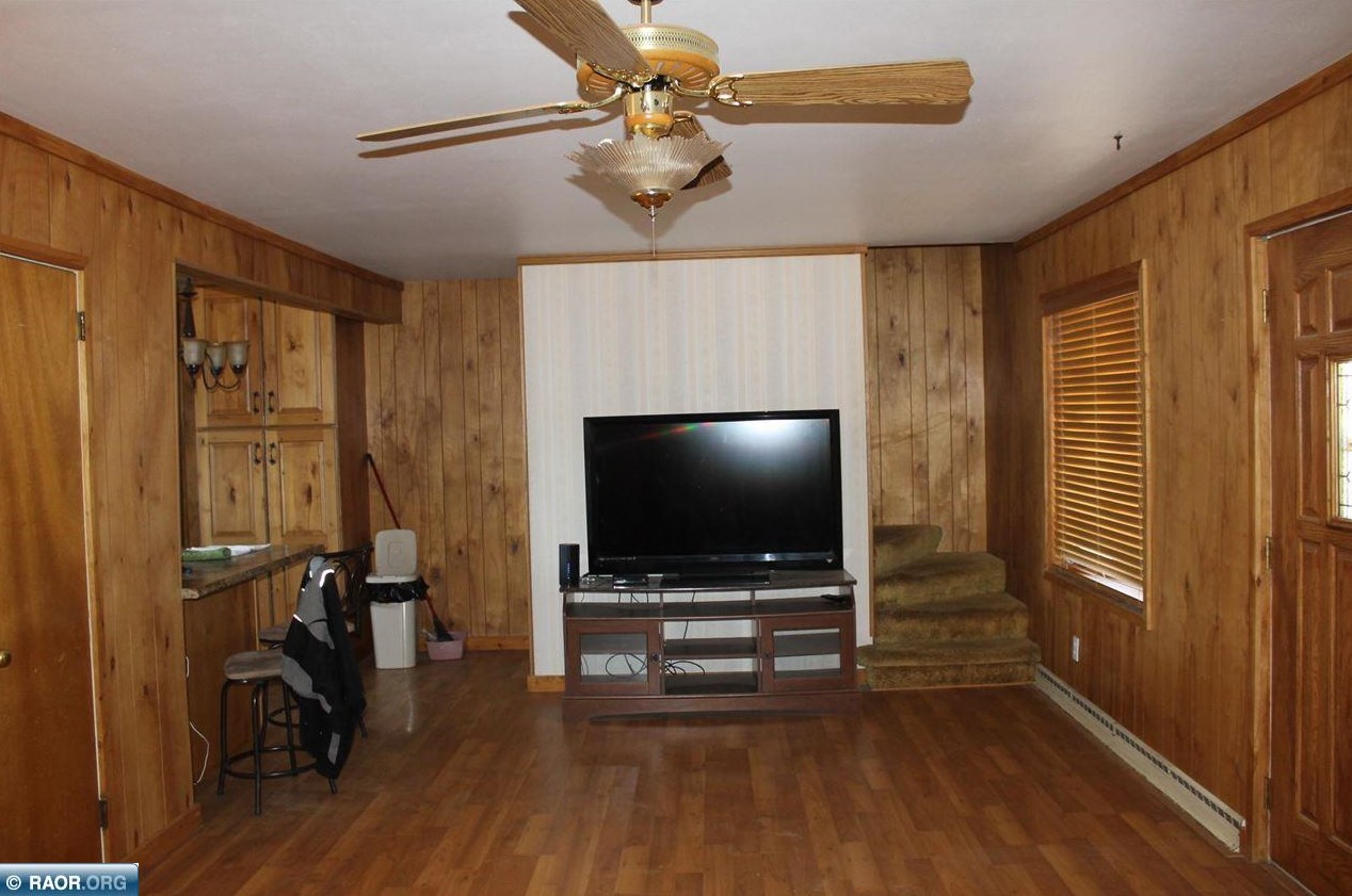 304 Kent Rd, Hoyt Lakes MN  55750-1302 exterior