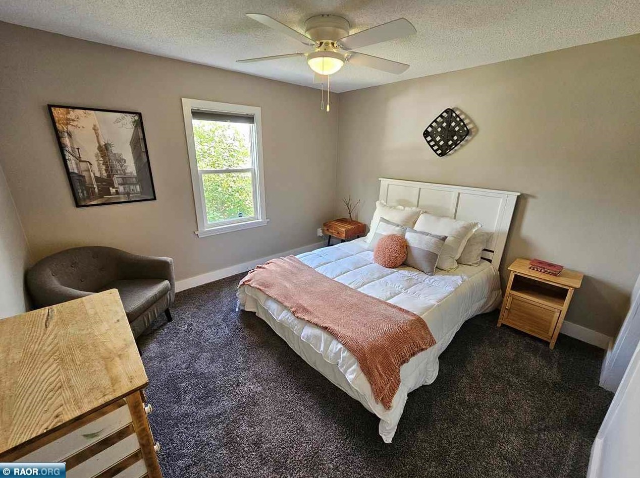302 1st St, Chisholm MN  55719-1709 exterior