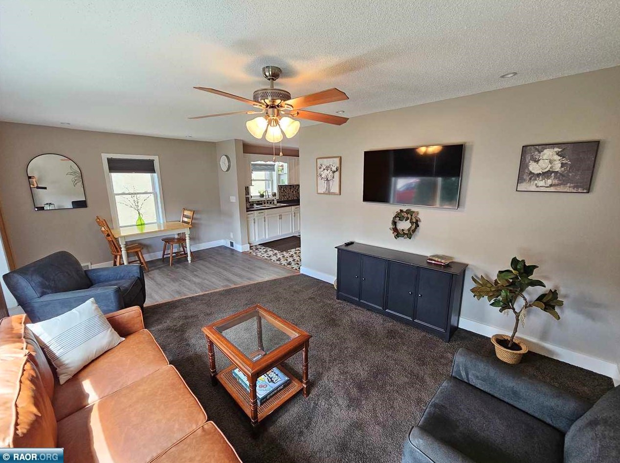 302 1st St, Chisholm MN  55719-1709 exterior