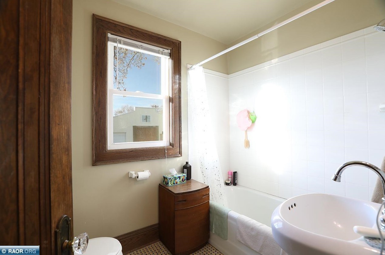 5 White St, Ely MN  55731-1247 exterior