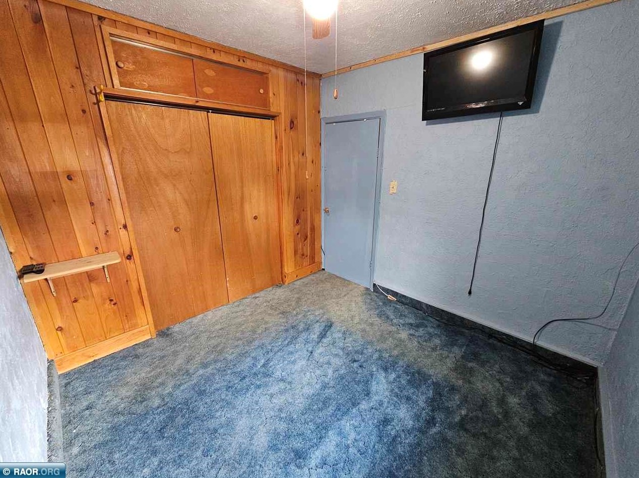 125 2nd St, Chisholm MN  55719-1613 exterior