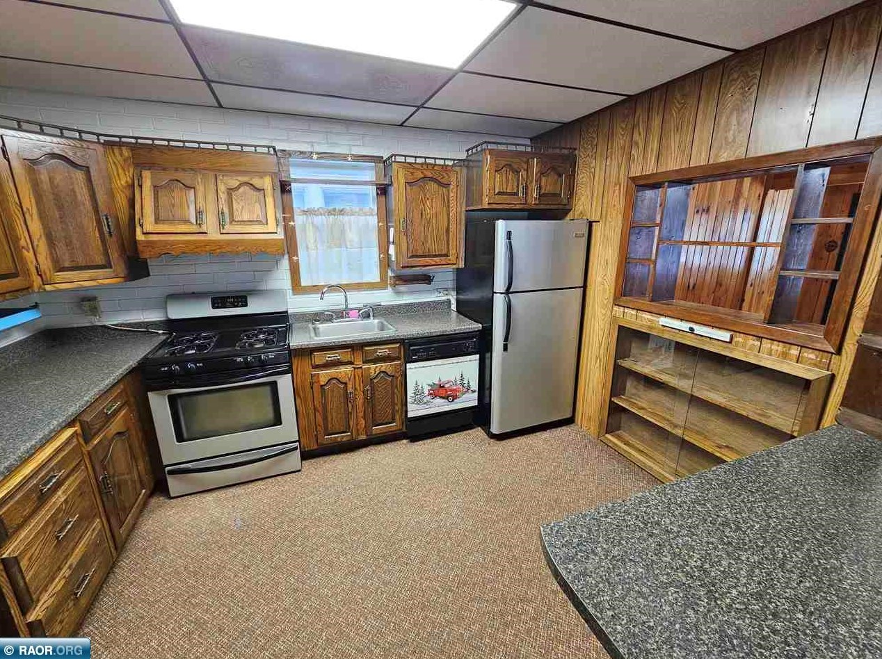 125 2nd St, Chisholm MN  55719-1613 exterior