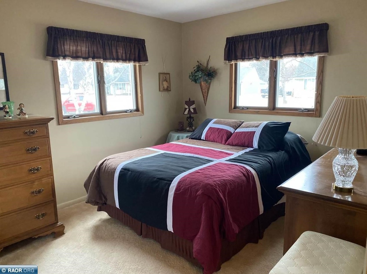 229 Hampshire Dr, Hoyt Lakes MN 55750-1236 exterior