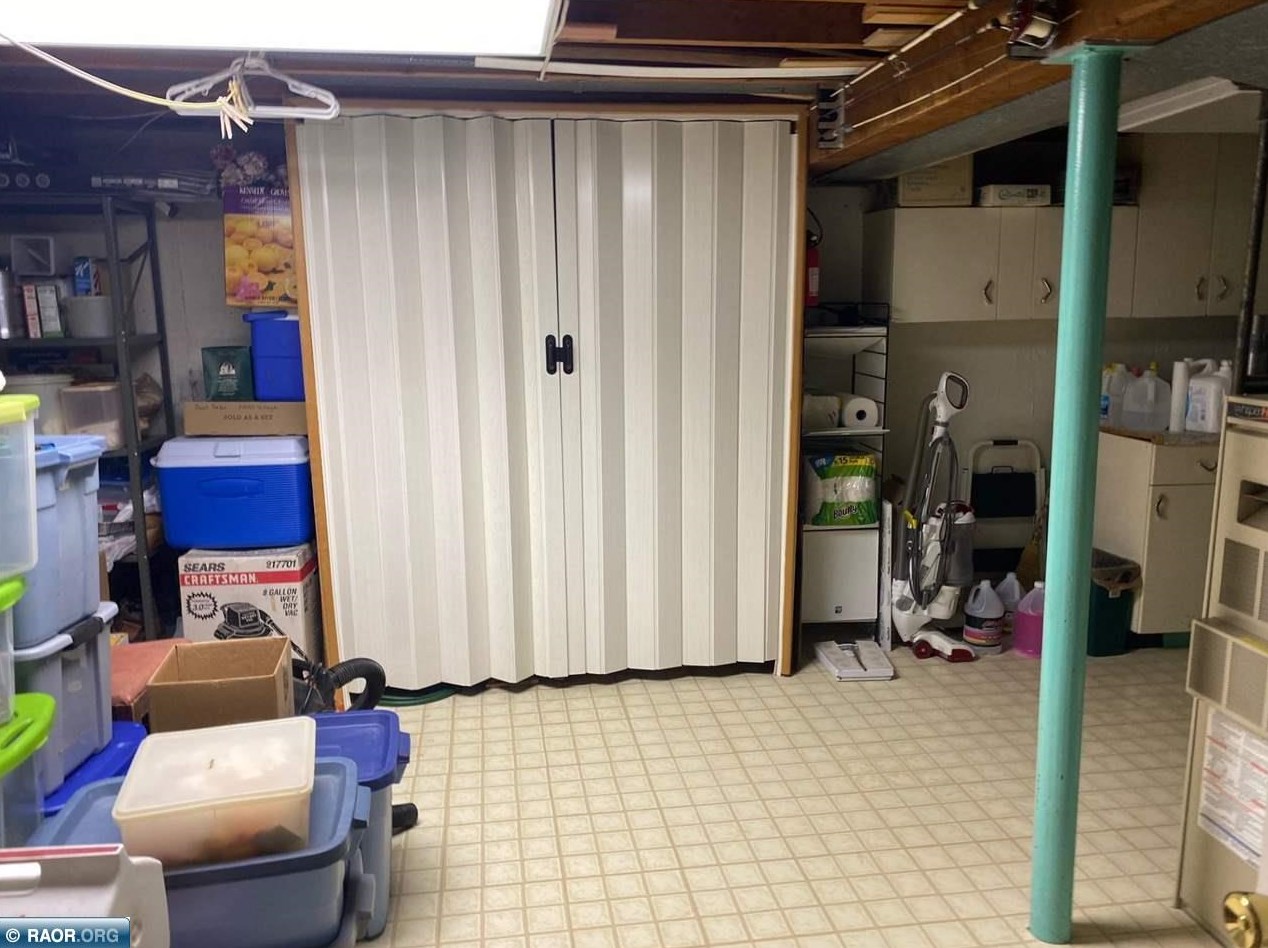 229 Hampshire Dr, Hoyt Lakes MN 55750-1236 exterior