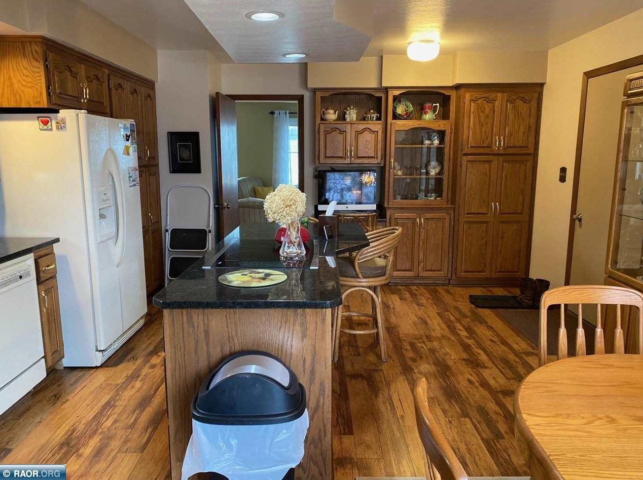 229 Hampshire Dr, Hoyt Lakes MN 55750-1236 exterior