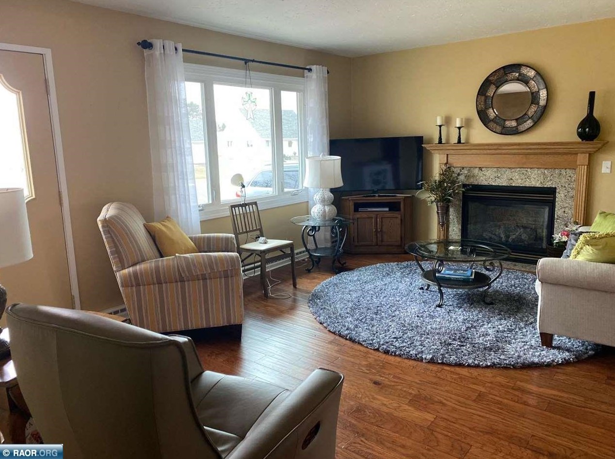 229 Hampshire Dr, Hoyt Lakes MN 55750-1236 exterior