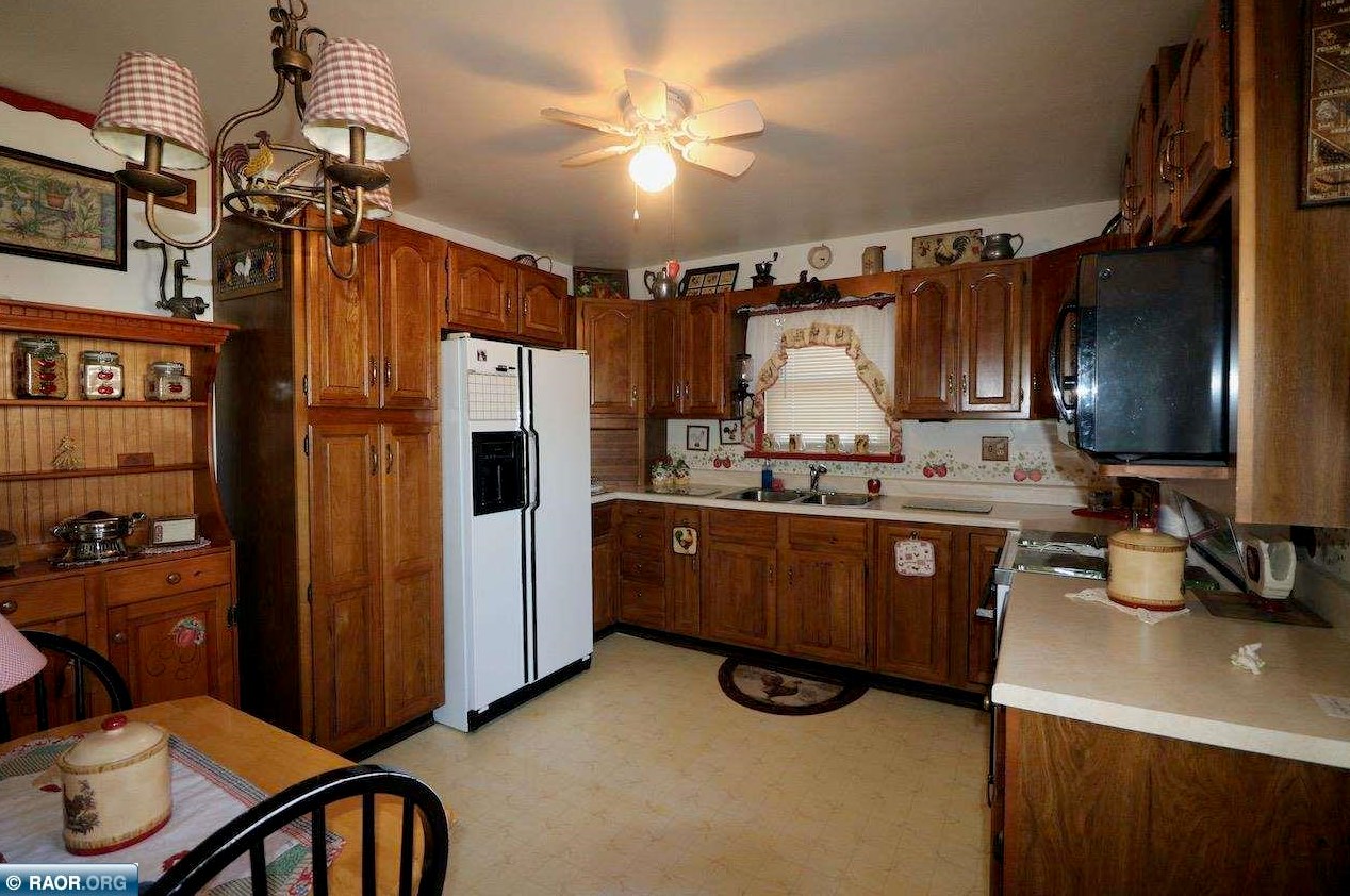 1105 13th St, Virginia MN  55792-3235 exterior