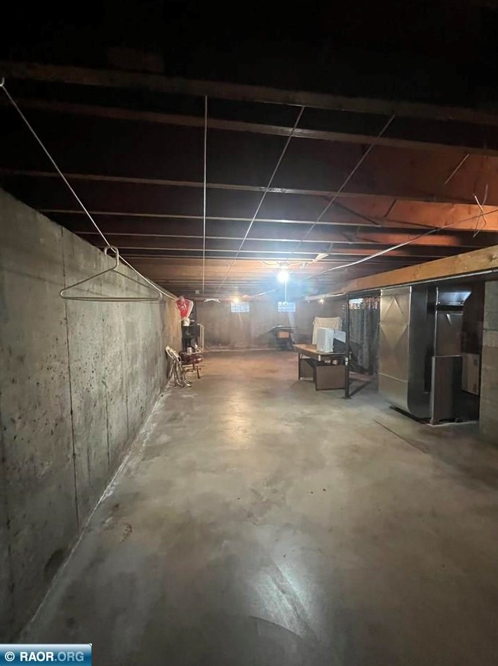 305 32nd St, Hibbing MN  55746-2696 exterior