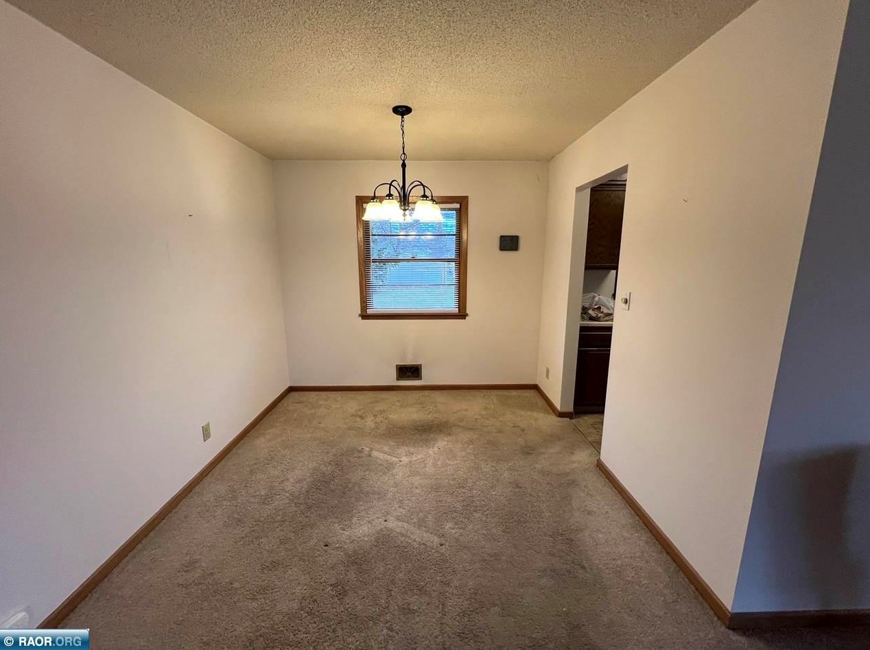 305 32nd St, Hibbing MN  55746-2696 exterior