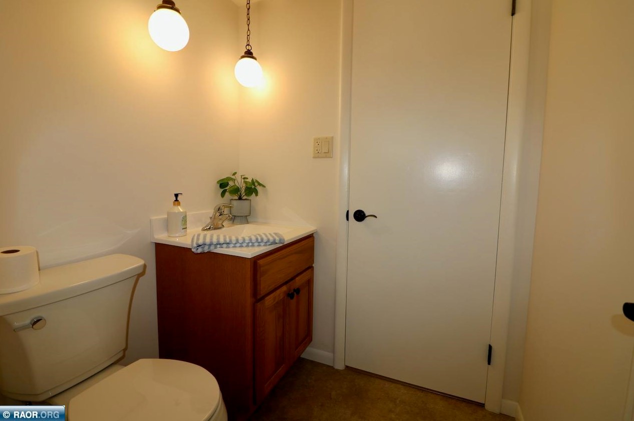 404 Coventry Rd, Hoyt Lakes MN 55750-1329 exterior