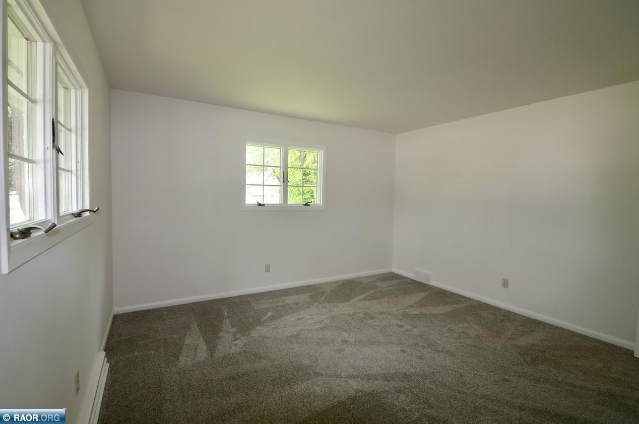 404 Coventry Rd, Hoyt Lakes MN 55750-1329 exterior