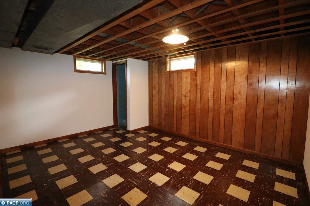 404 Coventry Rd, Hoyt Lakes MN 55750-1329 exterior