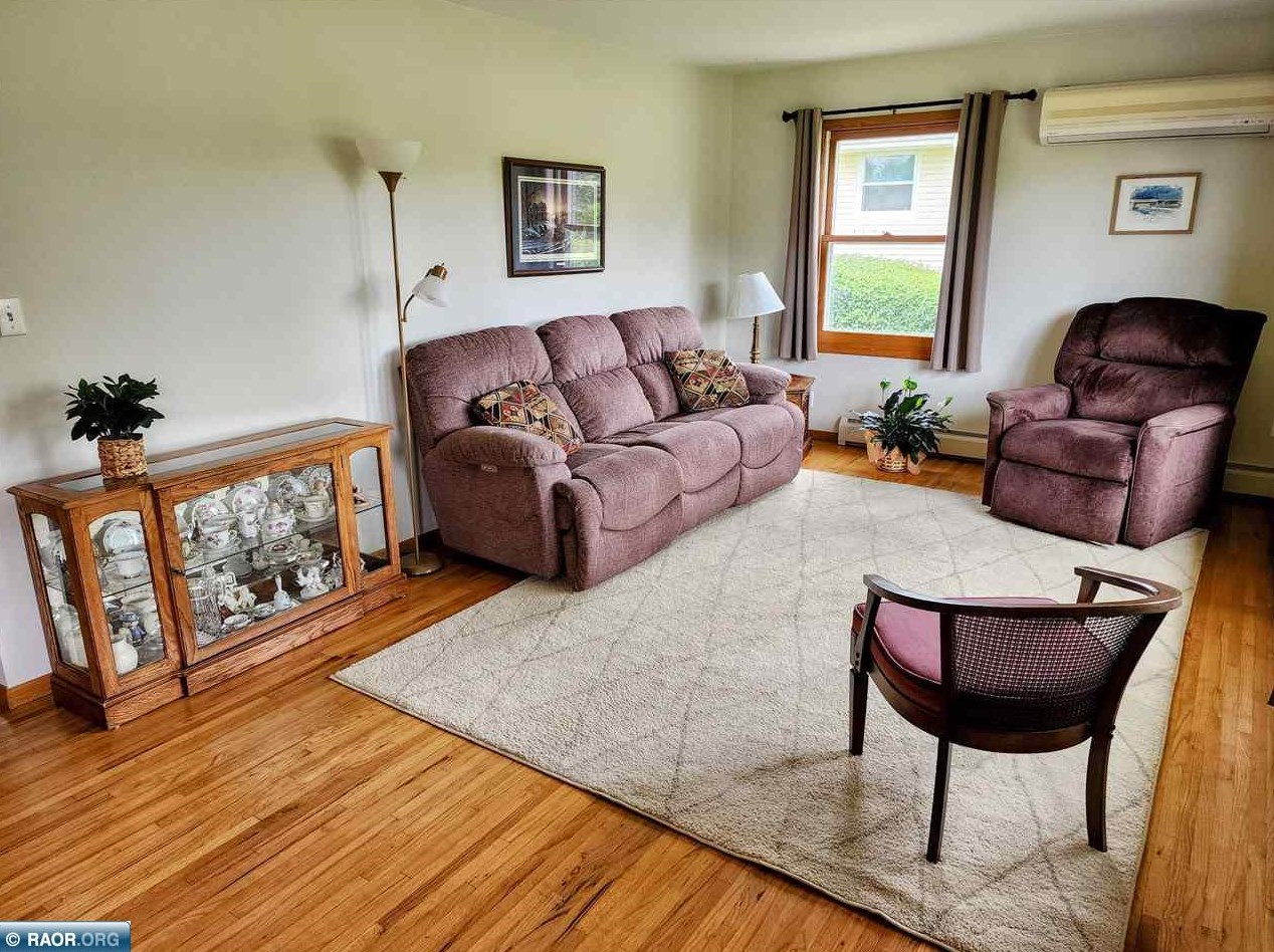 4517 3rd Ave, Hibbing MN  55746-3703 exterior