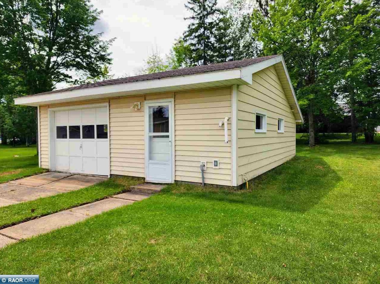 4517 3rd Ave, Hibbing MN  55746-3703 exterior