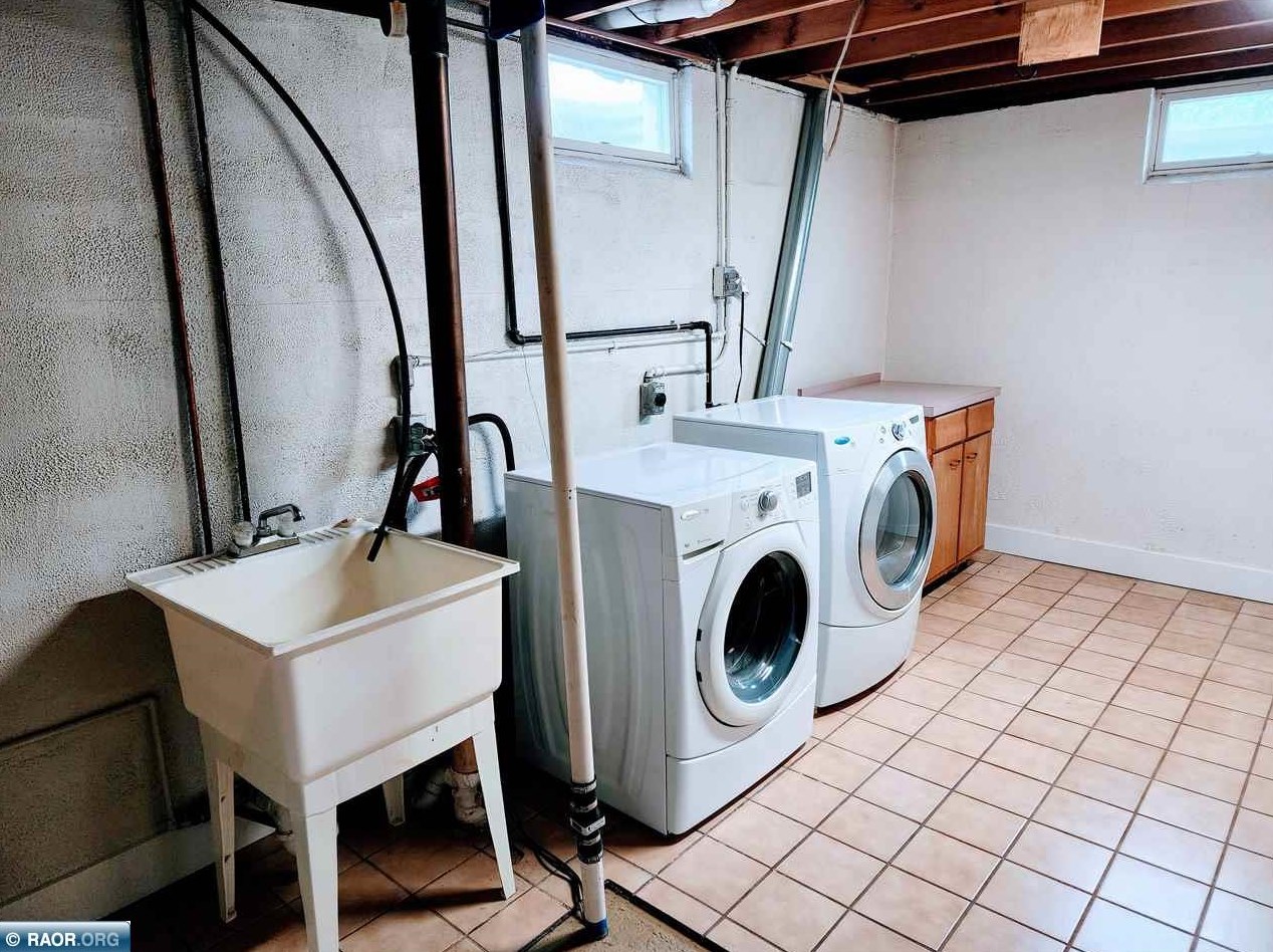 4517 3rd Ave, Hibbing MN  55746-3703 exterior