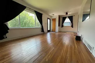 3027 8th Ave E, Hibbing, MN 55746 - Photo 9