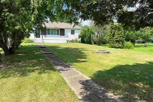 3027 8th Ave E, Hibbing, MN 55746 - Photo 1