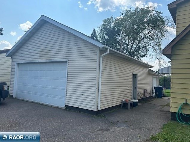 324 41 St, Hibbing MN 55746-3229 exterior