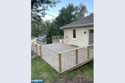 1011 Jefferson Street, Eveleth, MN 55734 - Photo 13