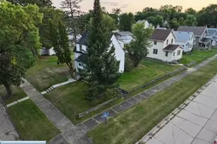 805 2nd Ave SW, Chisholm, MN 55719 - Photo 3
