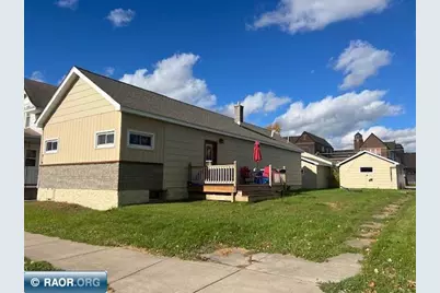 218 SW 6th St, Chisholm, MN 55719 - Photo 1
