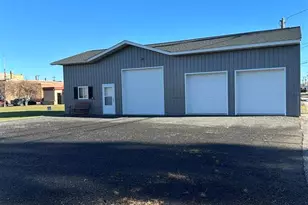425 4th St, International Falls, MN 56649 - Photo 5