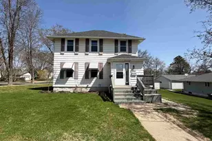 126 5th St NW, Chisholm, MN 55719 - Photo 1