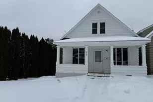 25 NW 2nd St, Chisholm, MN 55719 - Photo 1
