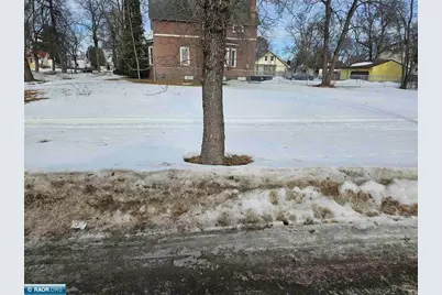 2724 2nd Ave E, Hibbing, MN 55746 - Photo 3