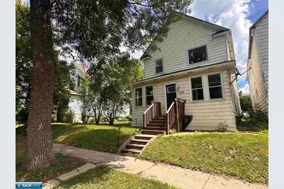 612 Adams Ave, Eveleth, MN 55734 - Photo 1