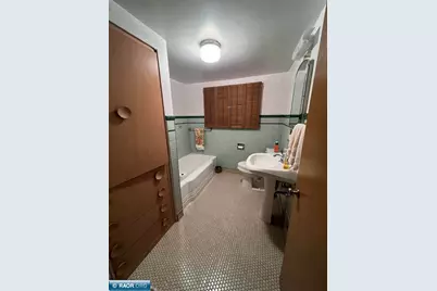 816 E 25th St, Hibbing, MN 55746 - Photo 45