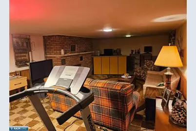 816 E 25th St, Hibbing, MN 55746 - Photo 21