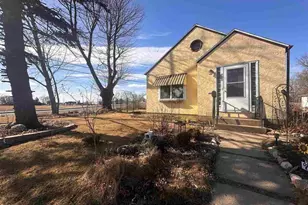 901 Washington St, Eveleth, MN 55734 - Photo 1