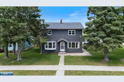 602 8th St NW, Chisholm, MN 55719 - Photo 1