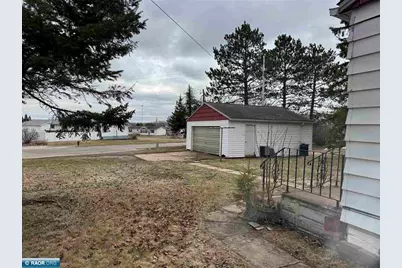 512 Memorial Dr, Buhl, MN 55713 - Photo 7