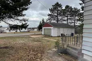 512 Memorial Dr, Buhl, MN 55713 - Photo 7