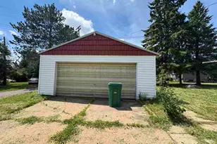 512 Memorial Dr, Buhl, MN 55713 - Photo 3