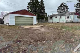 512 Memorial Dr, Buhl, MN 55713 - Photo 11