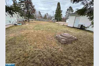 512 Memorial Dr, Buhl, MN 55713 - Photo 13