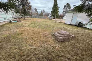 512 Memorial Dr, Buhl, MN 55713 - Photo 13