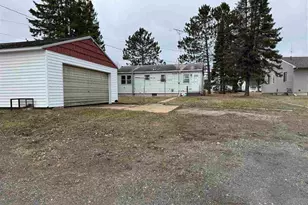512 Memorial Dr, Buhl, MN 55713 - Photo 9