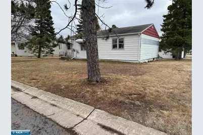 512 Memorial Dr, Buhl, MN 55713 - Photo 5