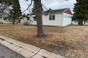 512 Memorial Dr, Buhl, MN 55713 - Photo 5