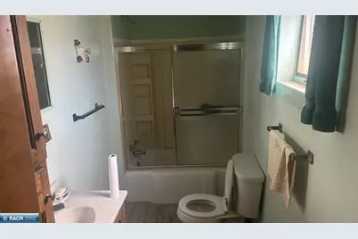 925 Grant, Eveleth, MN 55734 - Photo 5