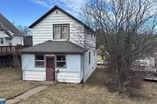 925 Grant, Eveleth, MN 55734 - Photo 1