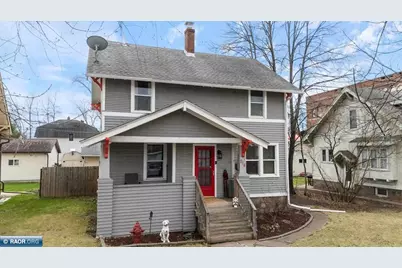 814 E Howard St, Hibbing, MN 55746 - Photo 1